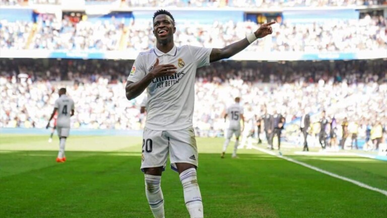 Vinicius Jr qui cÃ©lÃ¨bre un but sous le maillot du Real Madrid