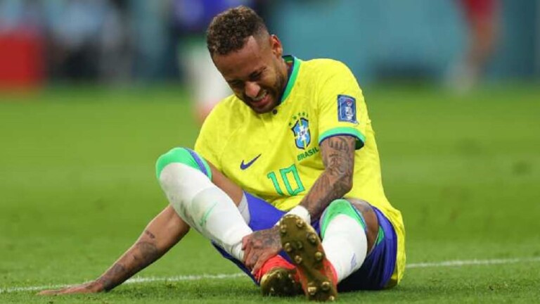 Neymar sort sur blessure lors du BrÃ©sil-Serbie Ã  la Coupe du monde