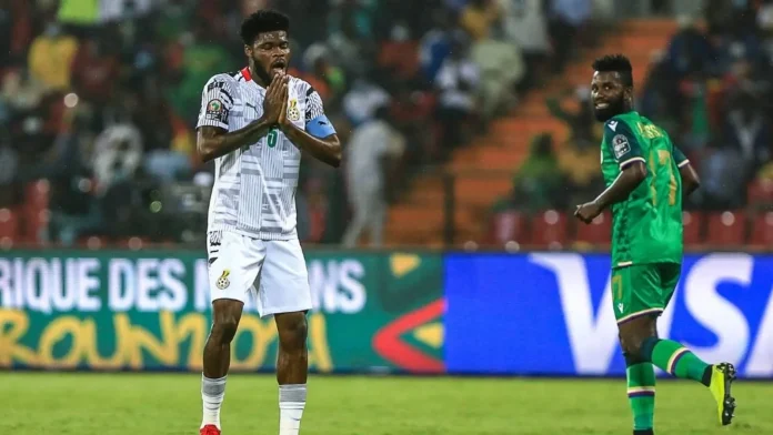 Des joueurs des Comores et du Ghana lors de la CAN 2921